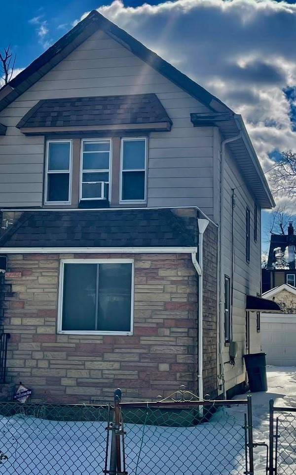 Casa com 3 Quartos à Venda em Queens Village - Nova Iorque - EUA
