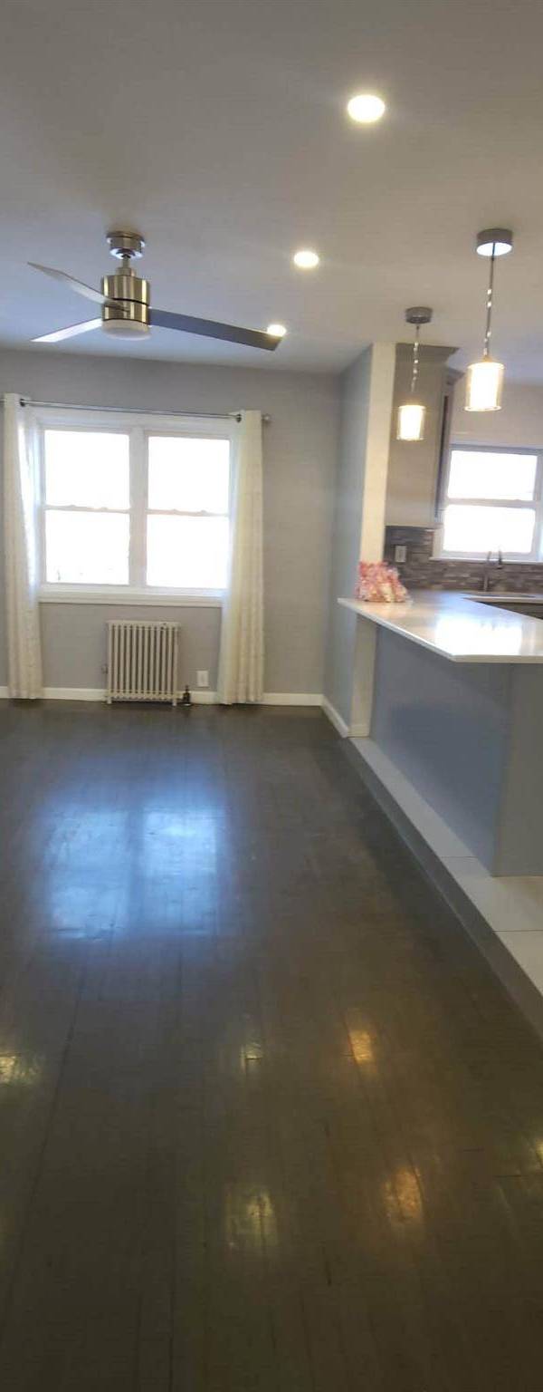 Casa com 3 Quartos à Venda em Queens Village - Nova Iorque - EUA