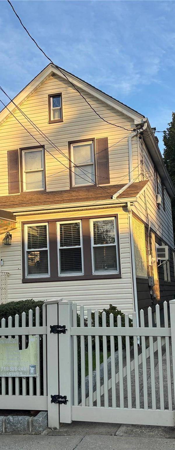 Casa com 3 Quartos à Venda em Queens Village - Nova Iorque - EUA