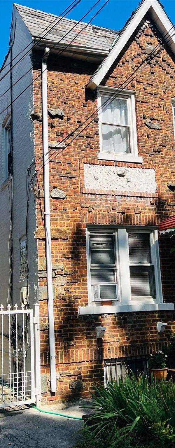 Casa com 3 Quartos à Venda em Queens Village - Nova Iorque - EUA