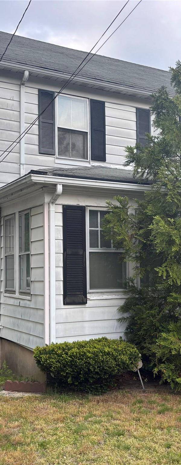 3 Bedroom Home for Sale in Riverhead - New York - USA