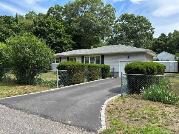Casa com 3 Quartos à Venda em Riverhead - Nova Iorque - EUA