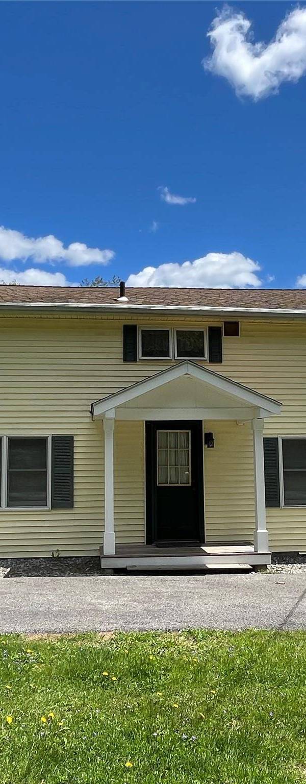 3 Bedroom Home for Sale in Salt Point - New York - USA