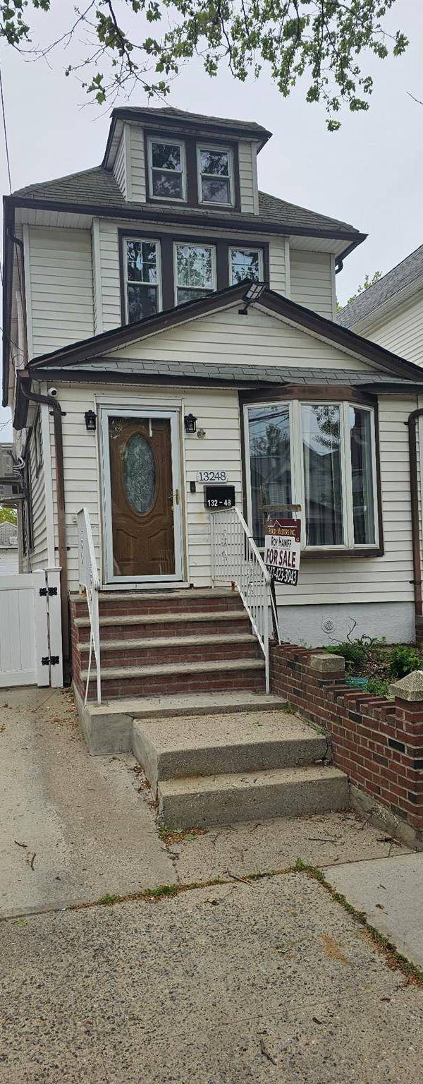 Casa com 3 Quartos à Venda em South Ozone Park - Nova Iorque - EUA