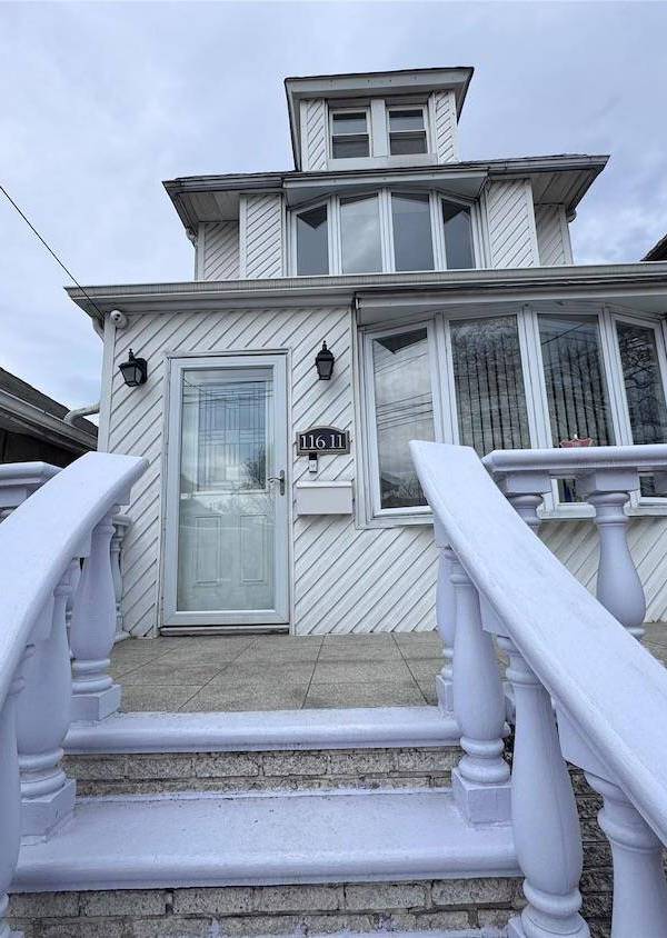 Casa com 3 Quartos à Venda em South Ozone Park - Nova Iorque - EUA