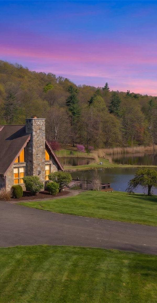 3 Bedroom Home for Sale in Ulster Park - New York - USA