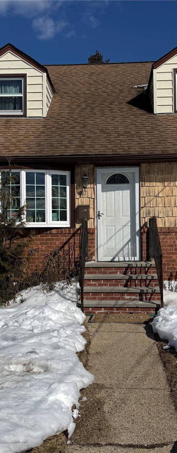 3 Bedroom Home for Sale in Uniondale - New York - USA