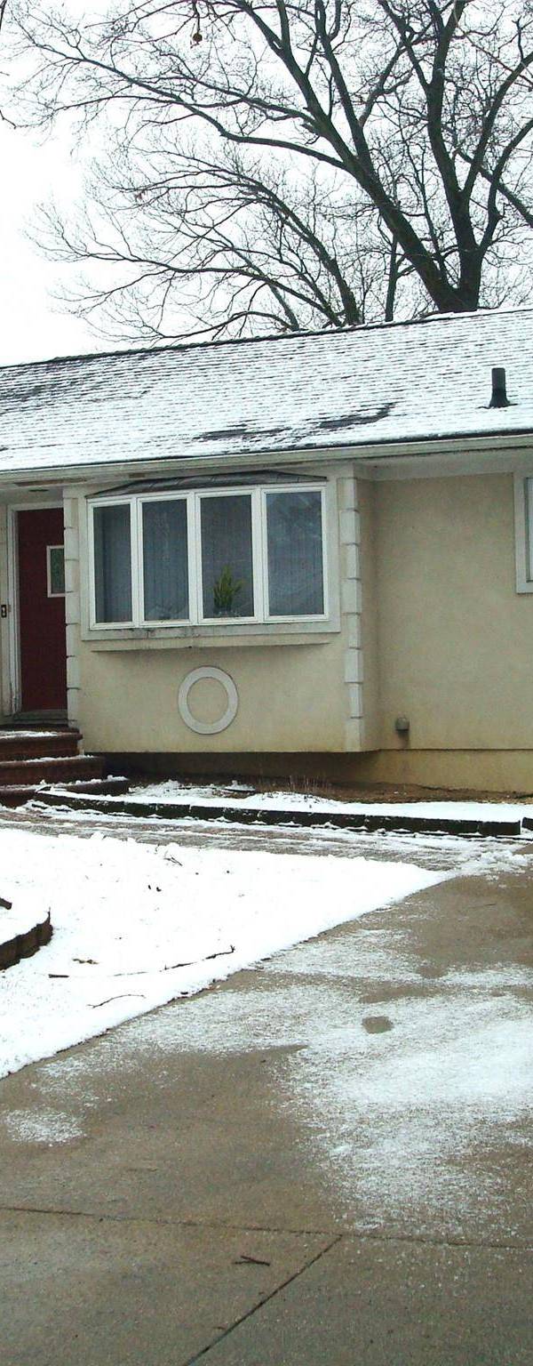 3 Bedroom Home for Sale in Uniondale - New York - USA