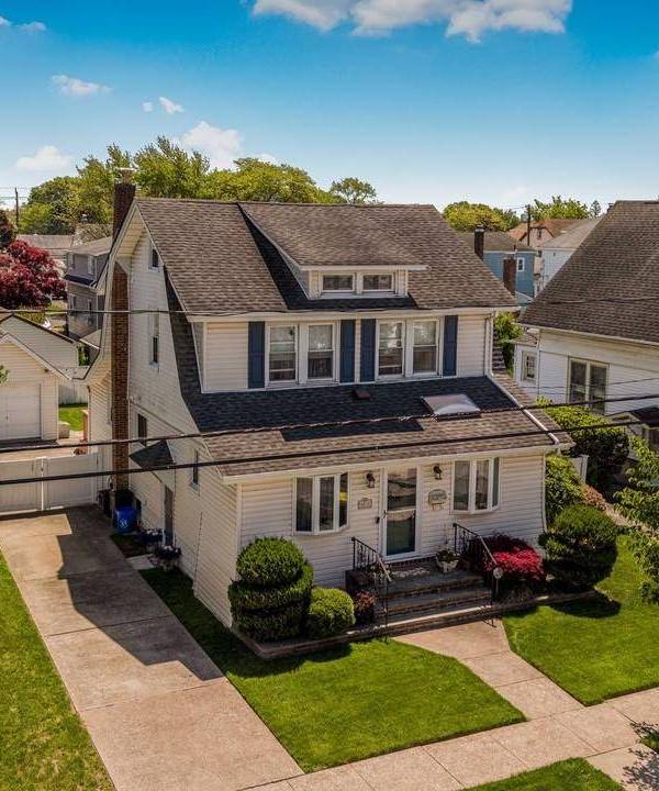 Casa de 3 Dormitorios en Venta en Valley Stream - Nueva York - EE. UU.
