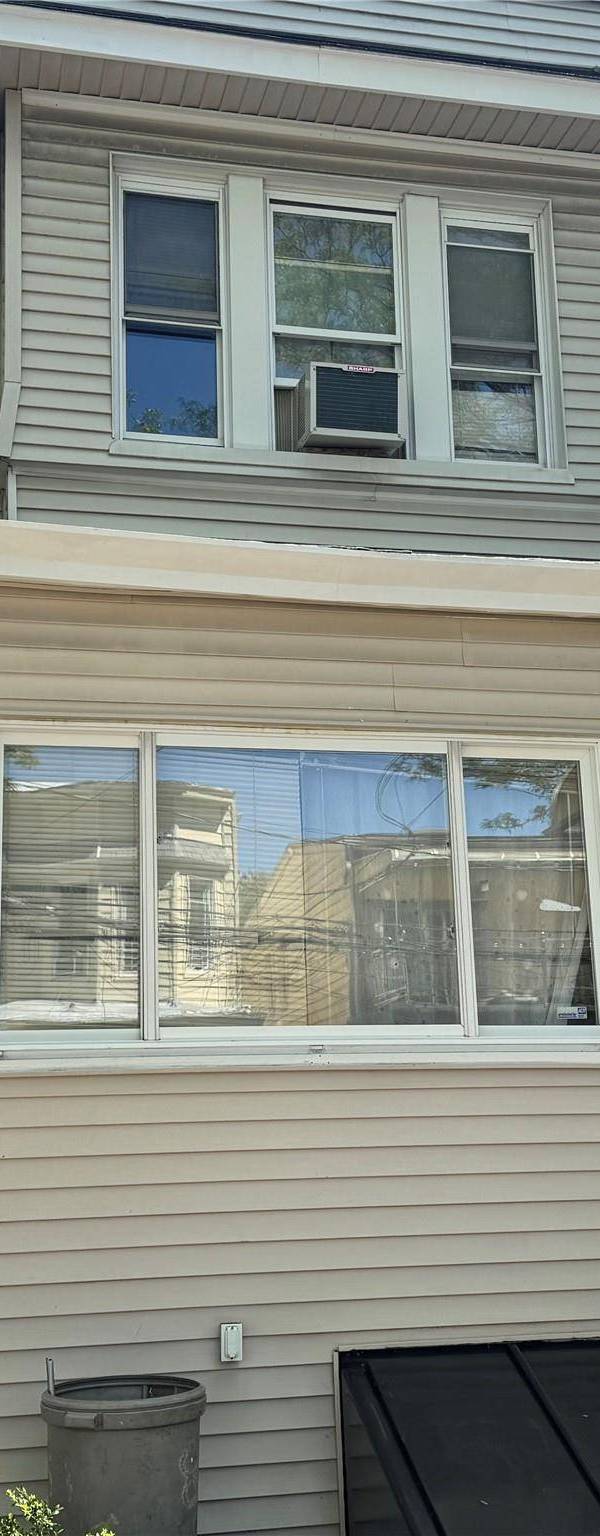 3 Bedroom Home for Sale in Woodhaven - New York - USA
