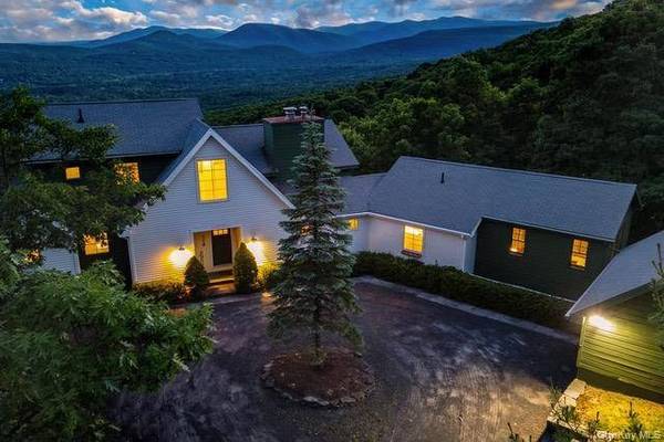Casa com 3 Quartos à Venda em Woodstock - Nova Iorque - EUA