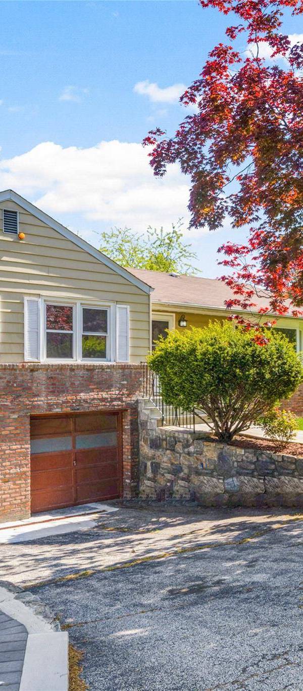 3 Bedroom Home for Sale in Yonkers - New York - USA