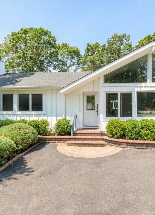 Casa com 4 Quartos à Beira-Mar à Venda em East Quogue - Nova Iorque - EUA