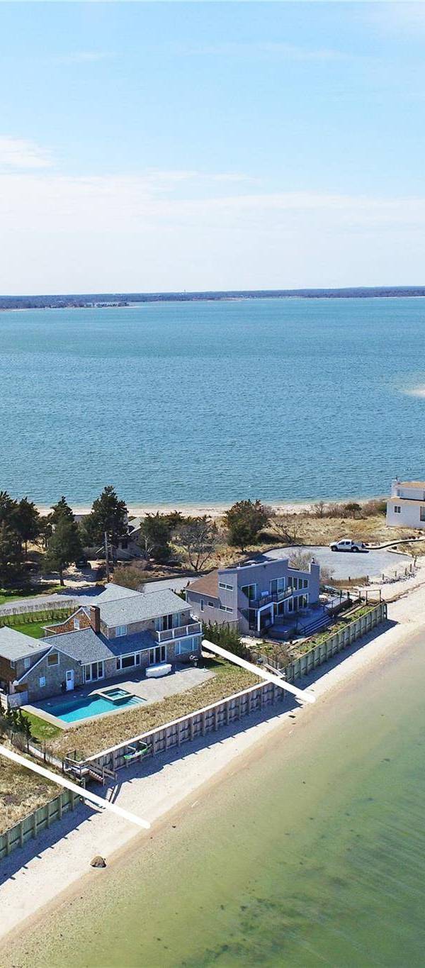 Casa de 4 Dormitorios Frente al Mar en Venta en Hampton Bays - Nueva York - EE. UU.