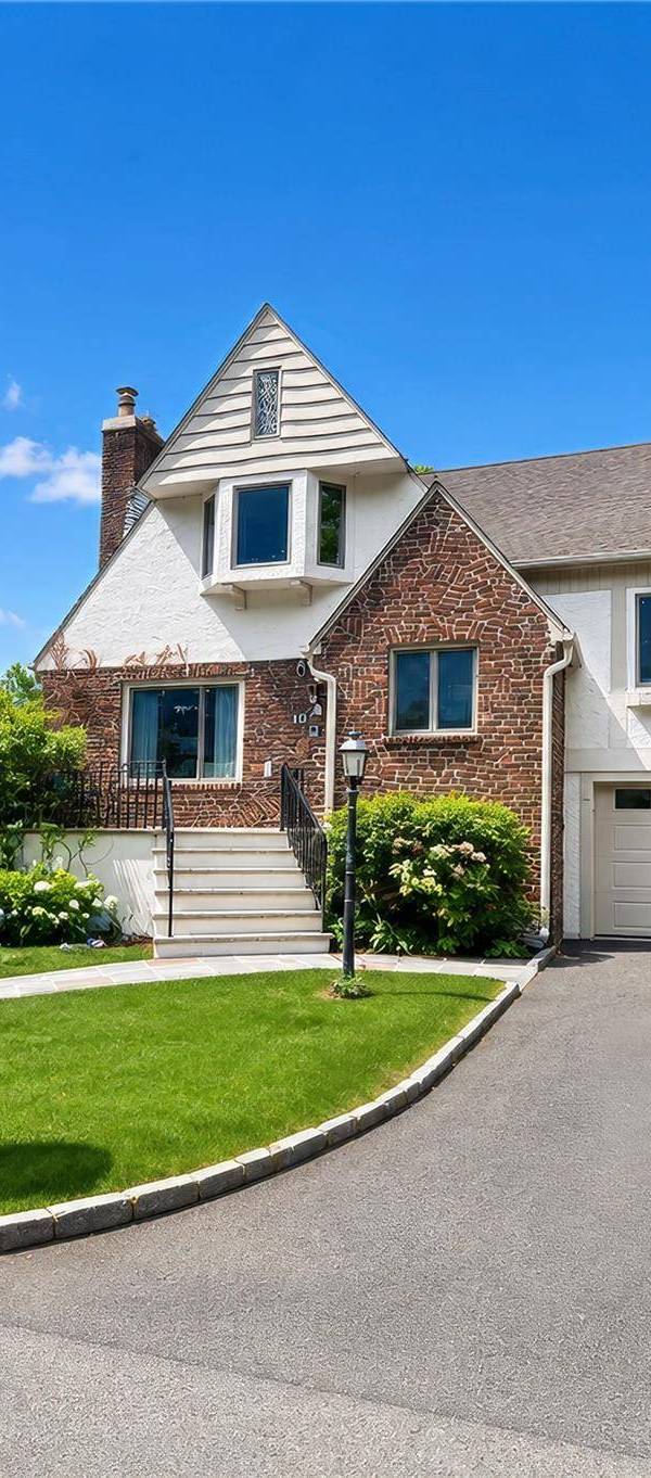 Casa com 4 Quartos à Beira-Mar à Venda em New Rochelle - Nova Iorque - EUA