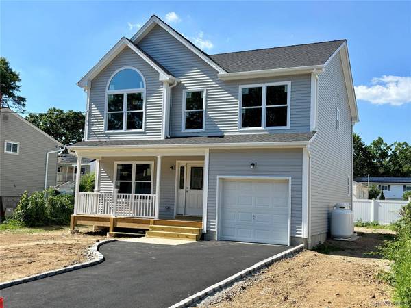 Casa com 4 Quartos à Venda em Amityville - Nova Iorque - EUA