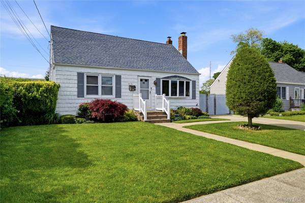 Casa com 4 Quartos à Venda em Amityville - Nova Iorque - EUA