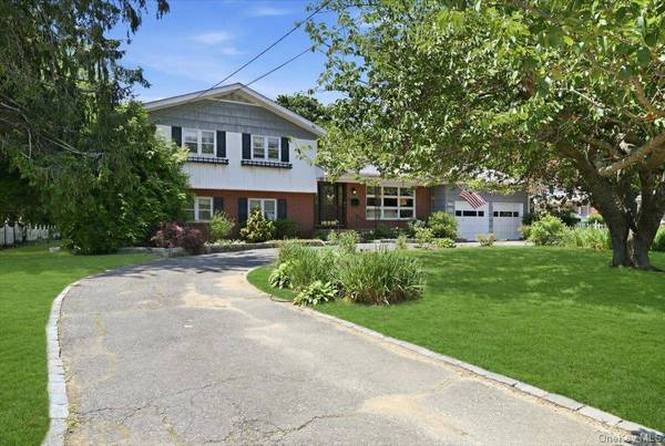 Casa com 4 Quartos à Venda em Amityville - Nova Iorque - EUA