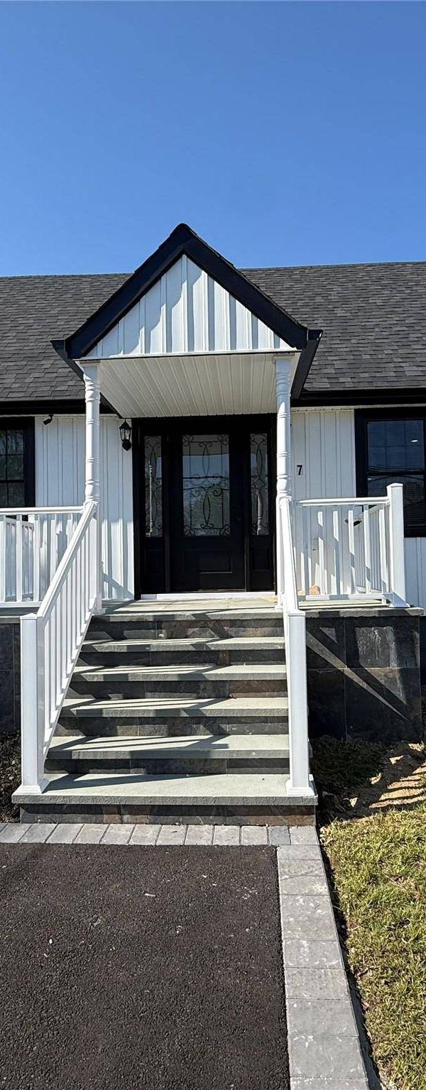 4 Bedroom Home for Sale in Bay Shore - New York - USA