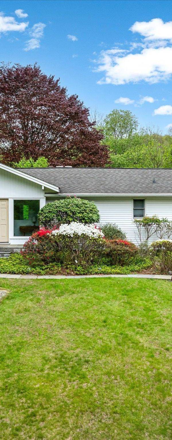 4 Bedroom Home for Sale in Bedford Corners - New York - USA
