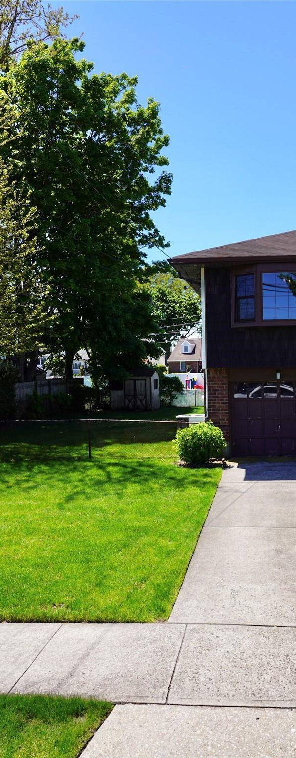 Casa de 4 Dormitorios en Venta en Bethpage - Nueva York - EE. UU.