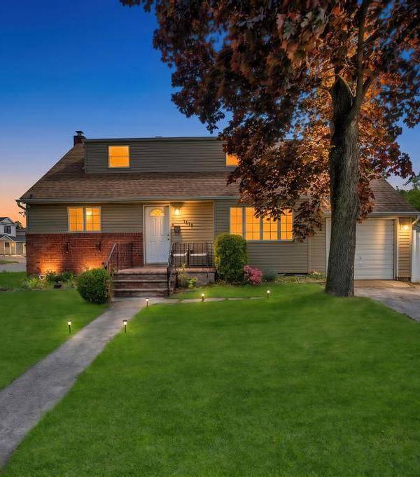 Casa de 4 Dormitorios en Venta en Bethpage - Nueva York - EE. UU.