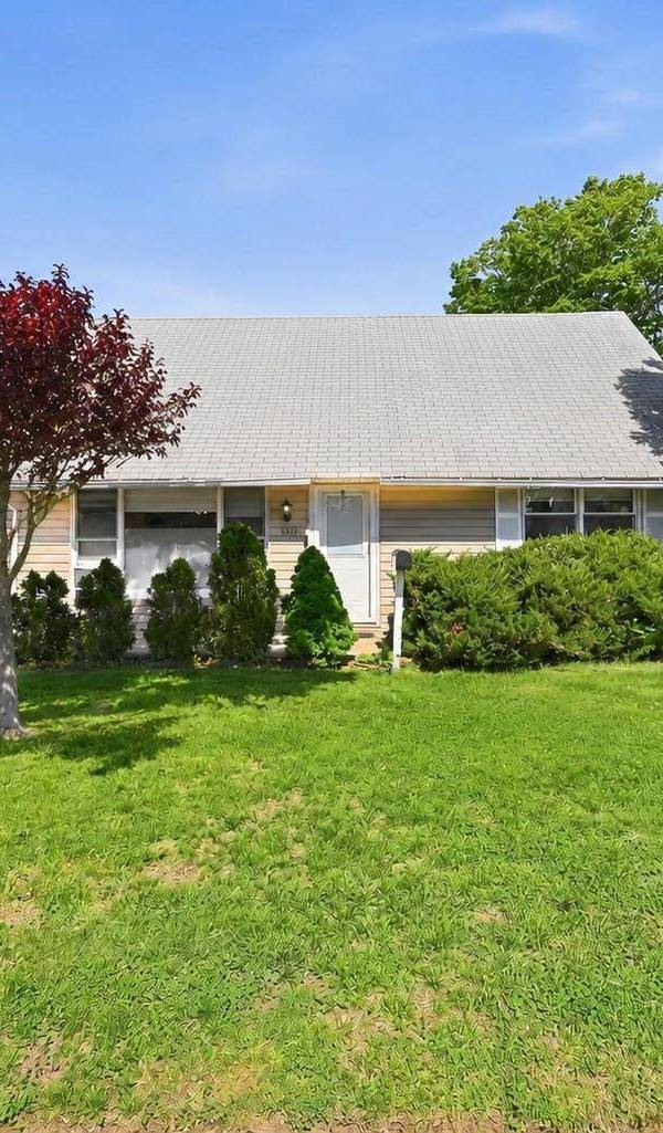 Casa de 4 Dormitorios en Venta en Bethpage - Nueva York - EE. UU.