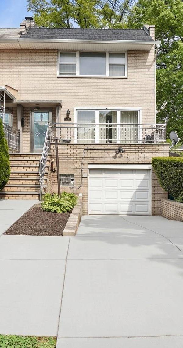 Casa de 4 Dormitorios en Venta en Bronx - Nueva York - EE. UU.