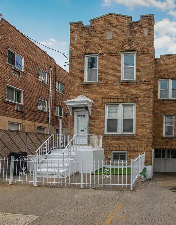 Casa de 4 Dormitorios en Venta en Bronx - Nueva York - EE. UU.