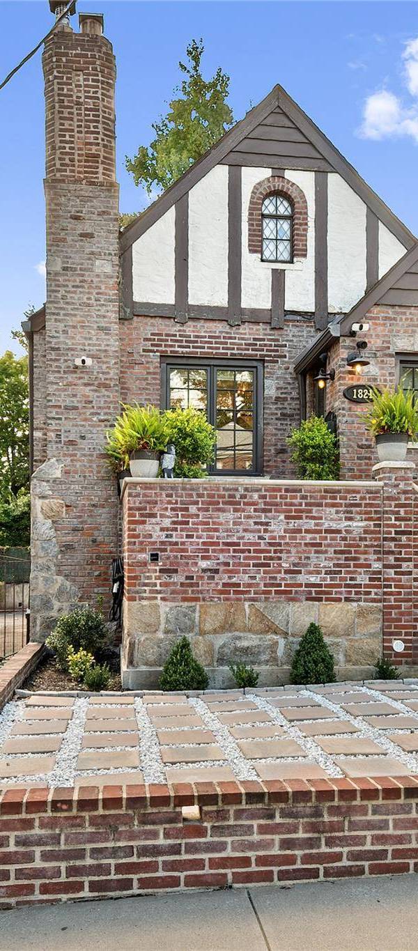 Casa de 4 Dormitorios en Venta en Bronx - Nueva York - EE. UU.