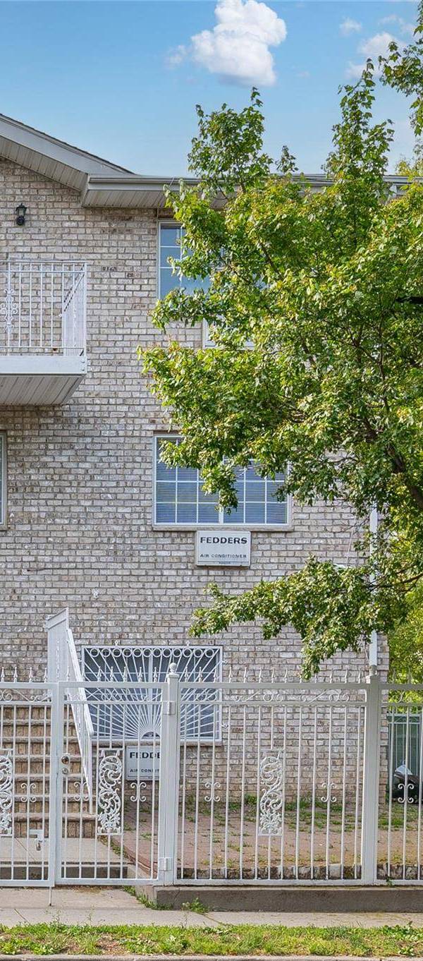 Casa de 4 Dormitorios en Venta en Bronx - Nueva York - EE. UU.