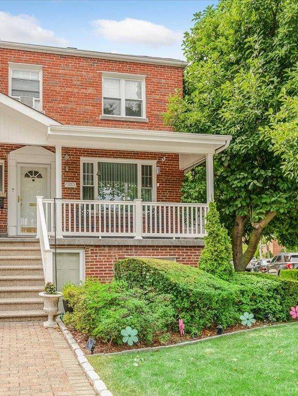 Casa de 4 Dormitorios en Venta en Bronx - Nueva York - EE. UU.