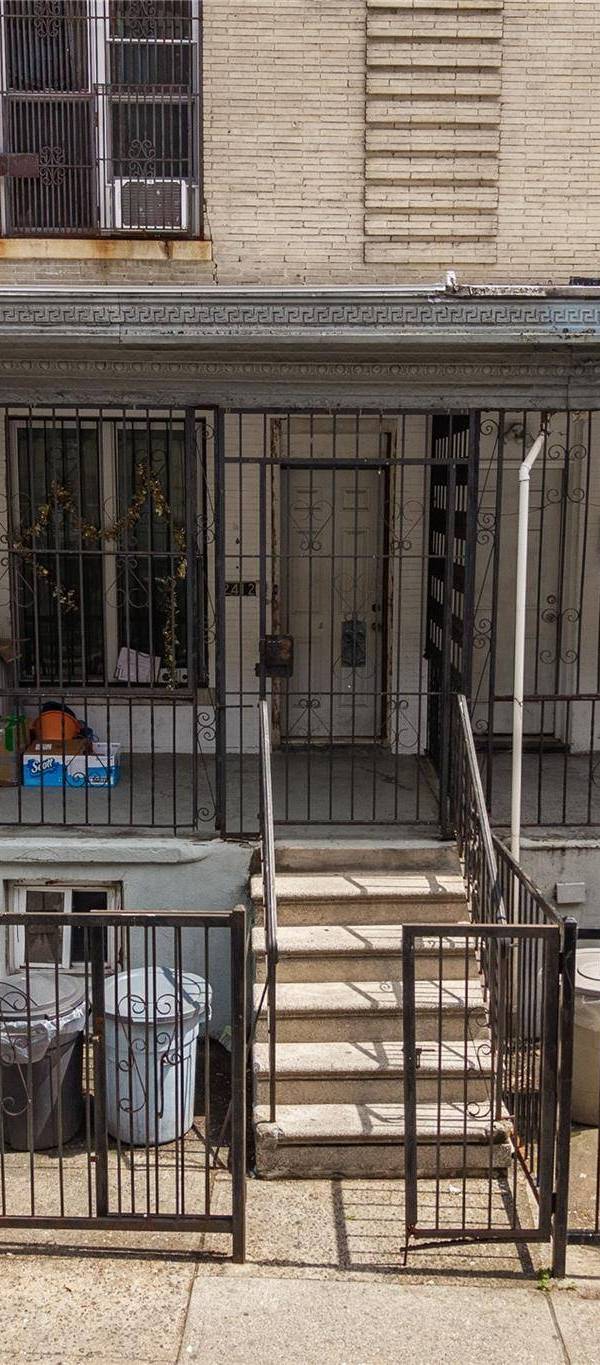 Casa de 4 Dormitorios en Venta en Bronx - Nueva York - EE. UU.