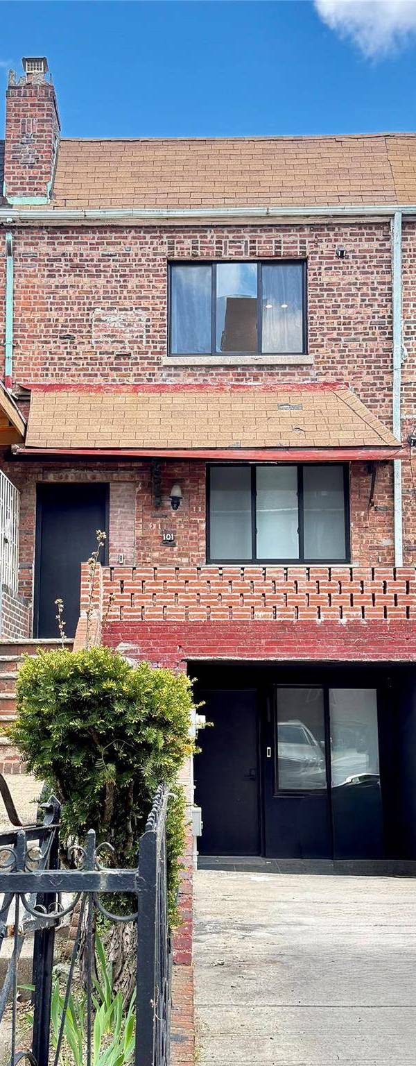 Casa de 4 Dormitorios en Venta en Brooklyn - Nueva York - EE. UU.