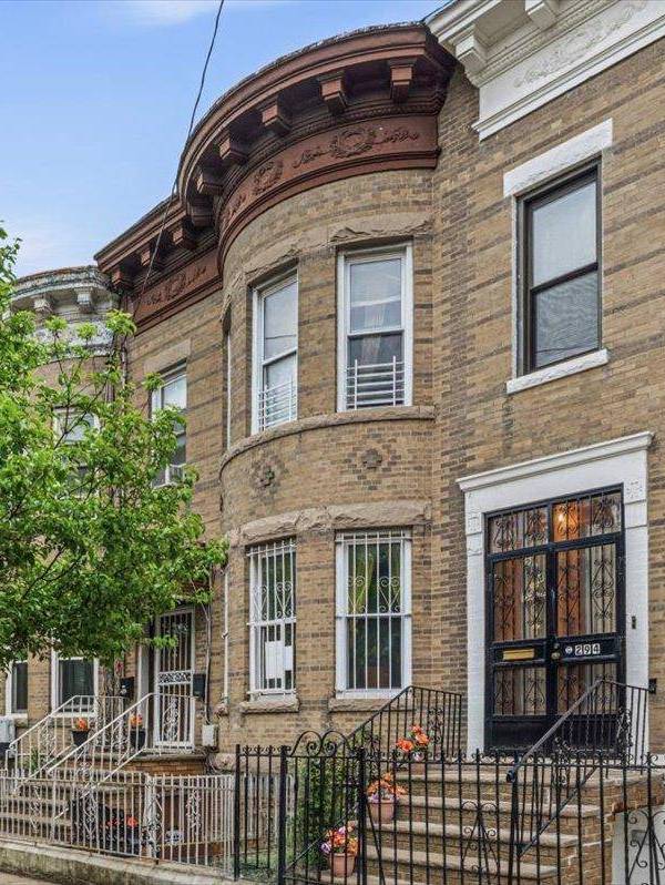 Casa de 4 Dormitorios en Venta en Brooklyn - Nueva York - EE. UU.