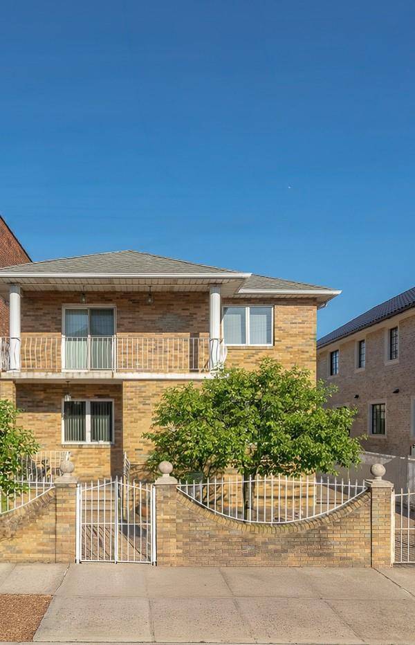 Casa com 4 Quartos à Venda em East Elmhurst - Nova Iorque - EUA