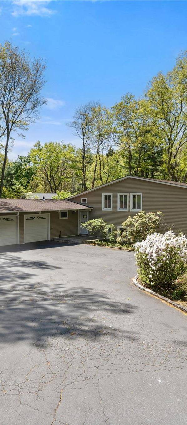 Casa com 4 Quartos à Venda em East Norwich - Nova Iorque - EUA