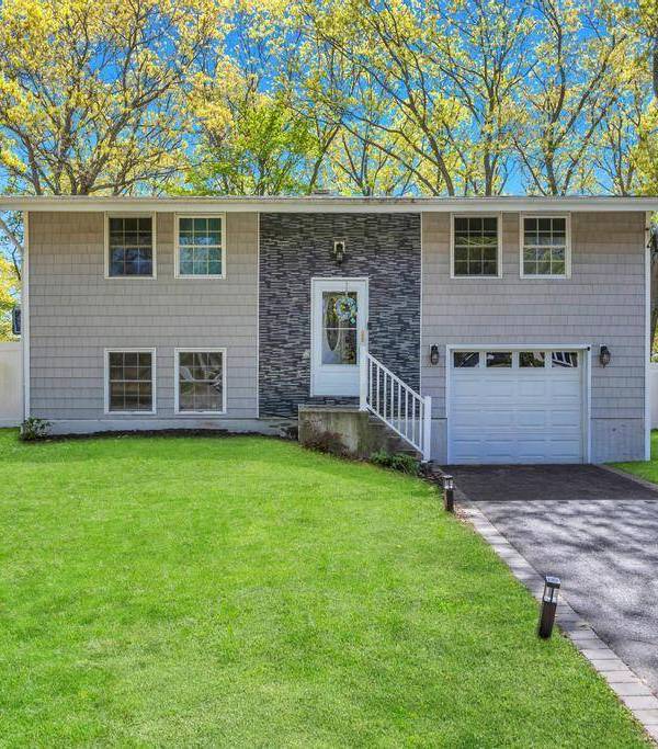 Casa com 4 Quartos à Venda em East Setauket - Nova Iorque - EUA