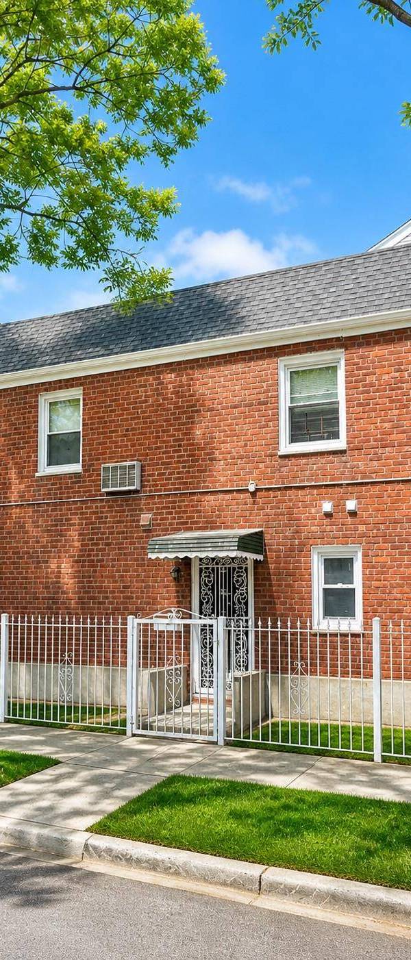 Casa com 4 Quartos à Venda em Flushing - Nova Iorque - EUA