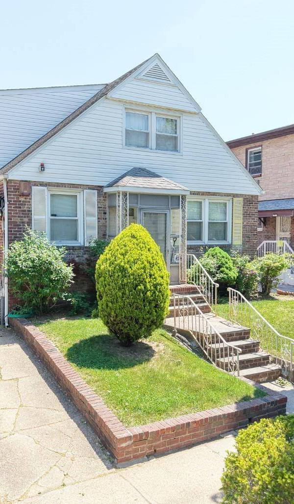 Casa com 4 Quartos à Venda em Fresh Meadows - Nova Iorque - EUA