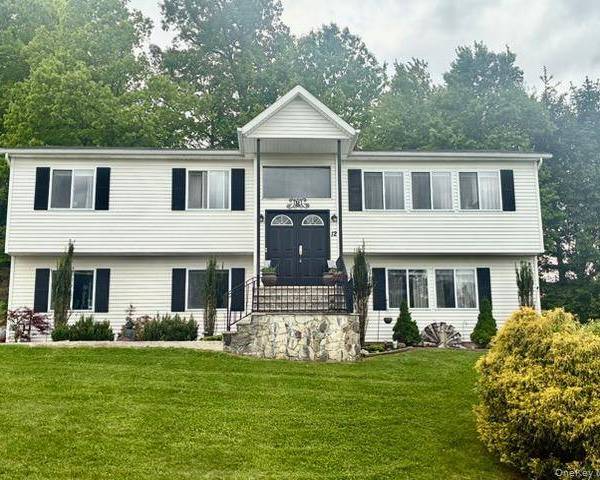 Casa de 4 Dormitorios en Venta en Garnerville - Nueva York - EE. UU.