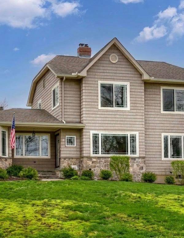 Casa de 4 Dormitorios en Venta en Hampton Bays - Nueva York - EE. UU.
