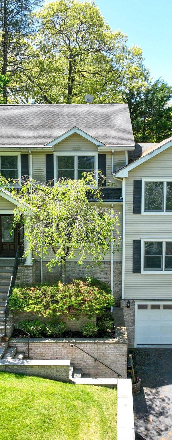 Casa de 4 Dormitorios en Venta en Harrison - Nueva York - EE. UU.