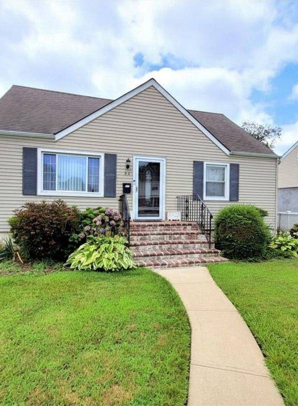 Casa de 4 Dormitorios en Venta en Hempstead - Nueva York - EE. UU.
