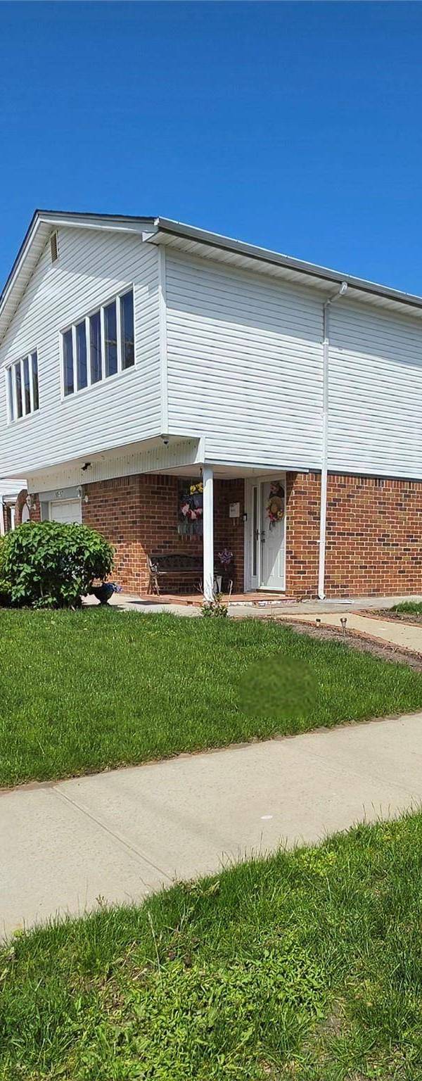 Casa com 4 Quartos à Venda em Howard Beach - Nova Iorque - EUA
