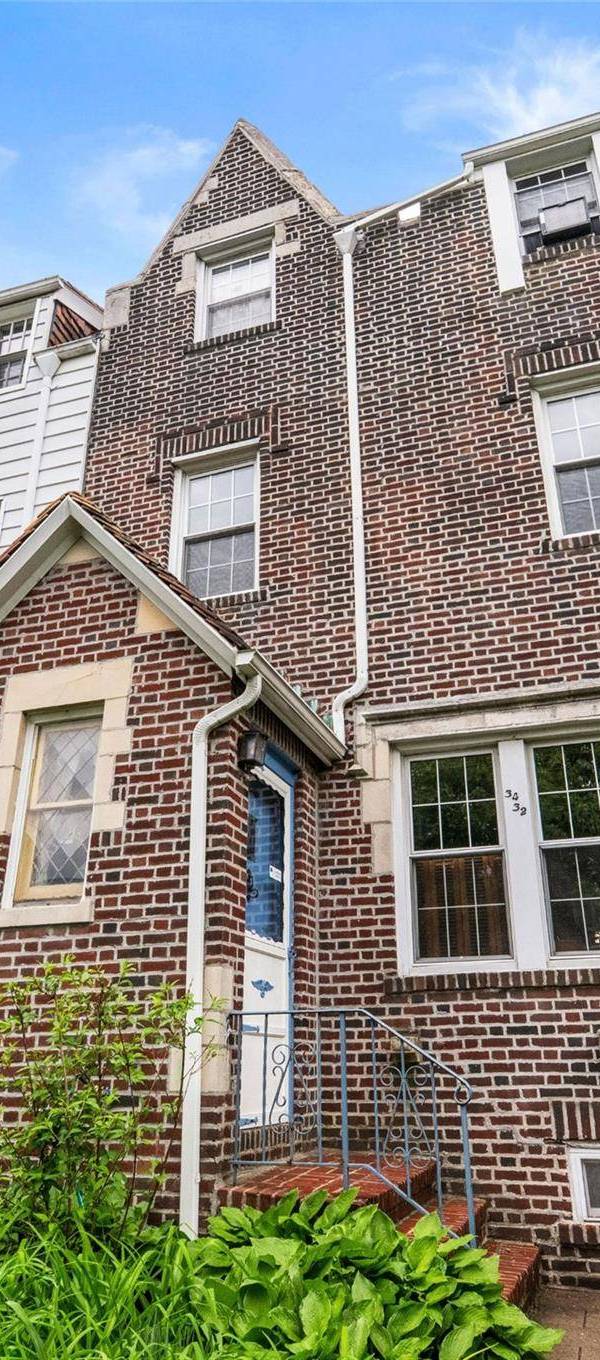 Casa com 4 Quartos à Venda em Jackson Heights - Nova Iorque - EUA