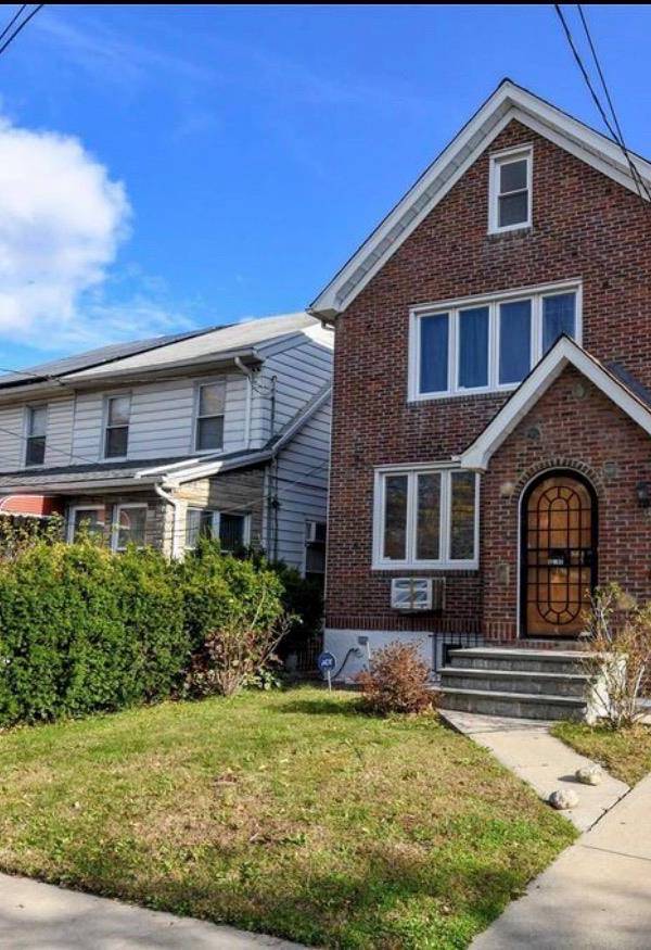 Casa com 4 Quartos à Venda em Jamaica Hills - Nova Iorque - EUA