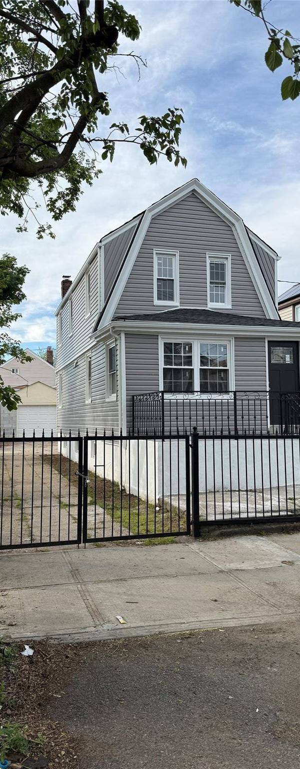Casa com 4 Quartos à Venda em Jamaica - Nova Iorque - EUA