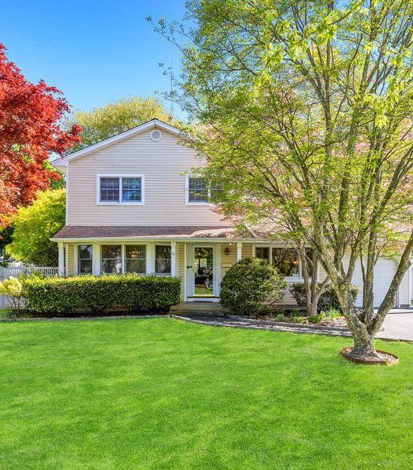 Casa de 4 Dormitorios en Venta en Kings Park - Nueva York - EE. UU.