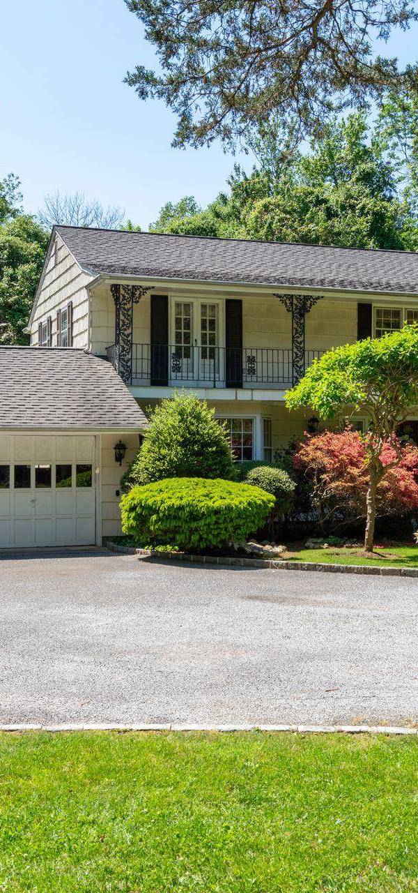 4 Bedroom Home for Sale in Lloyd Harbor - New York - USA